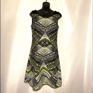 Kenneth Cole Dress sleeveless piton print back zipper